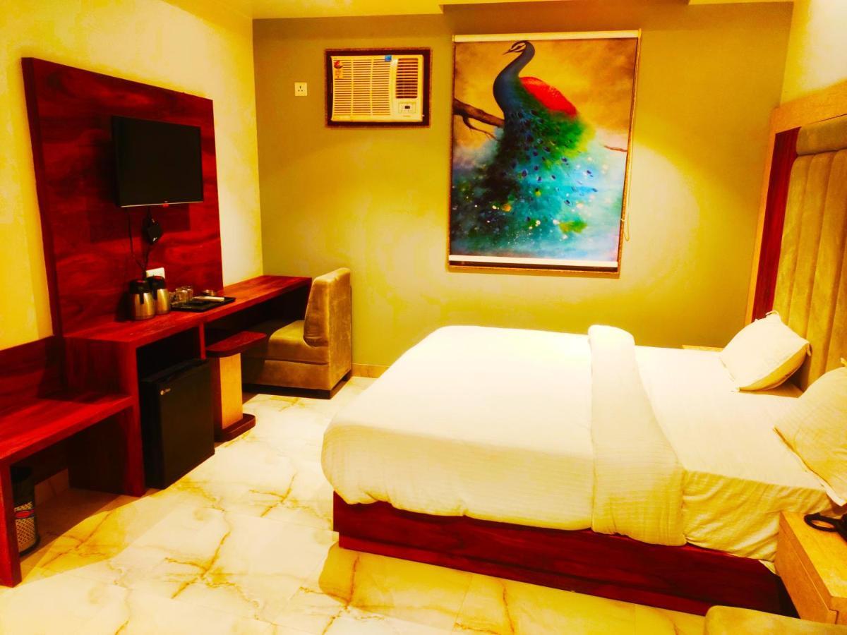 Hotel The Nilsa New Delhi Bagian luar foto